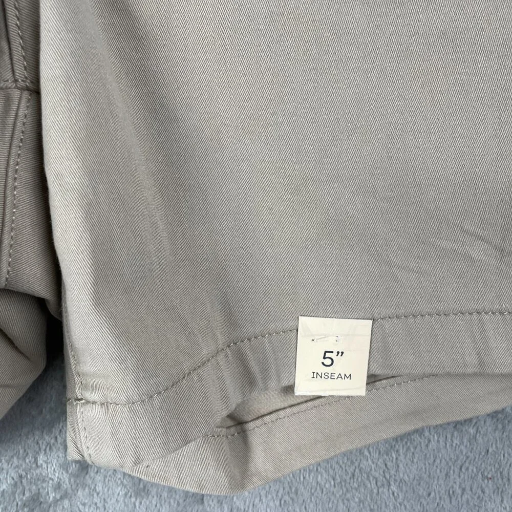 St. John’s Bay Mid Rise Chino Shorts Women’s 2 Khaki 5” Inseam Cotton Blend NWT